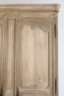 Französischer Kleiderschrank aus gebleichter Eiche, 19. Jh