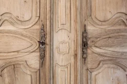 Französischer Kleiderschrank aus gebleichter Eiche, 19. Jh