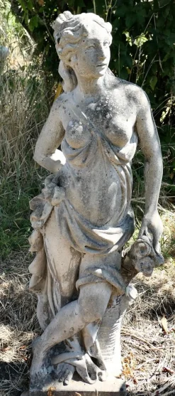 Französischer Künstler, Statue von Diana, 1950, Kunststein