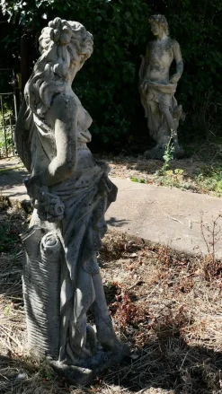 Französischer Künstler, Statue von Diana, 1950, Kunststein