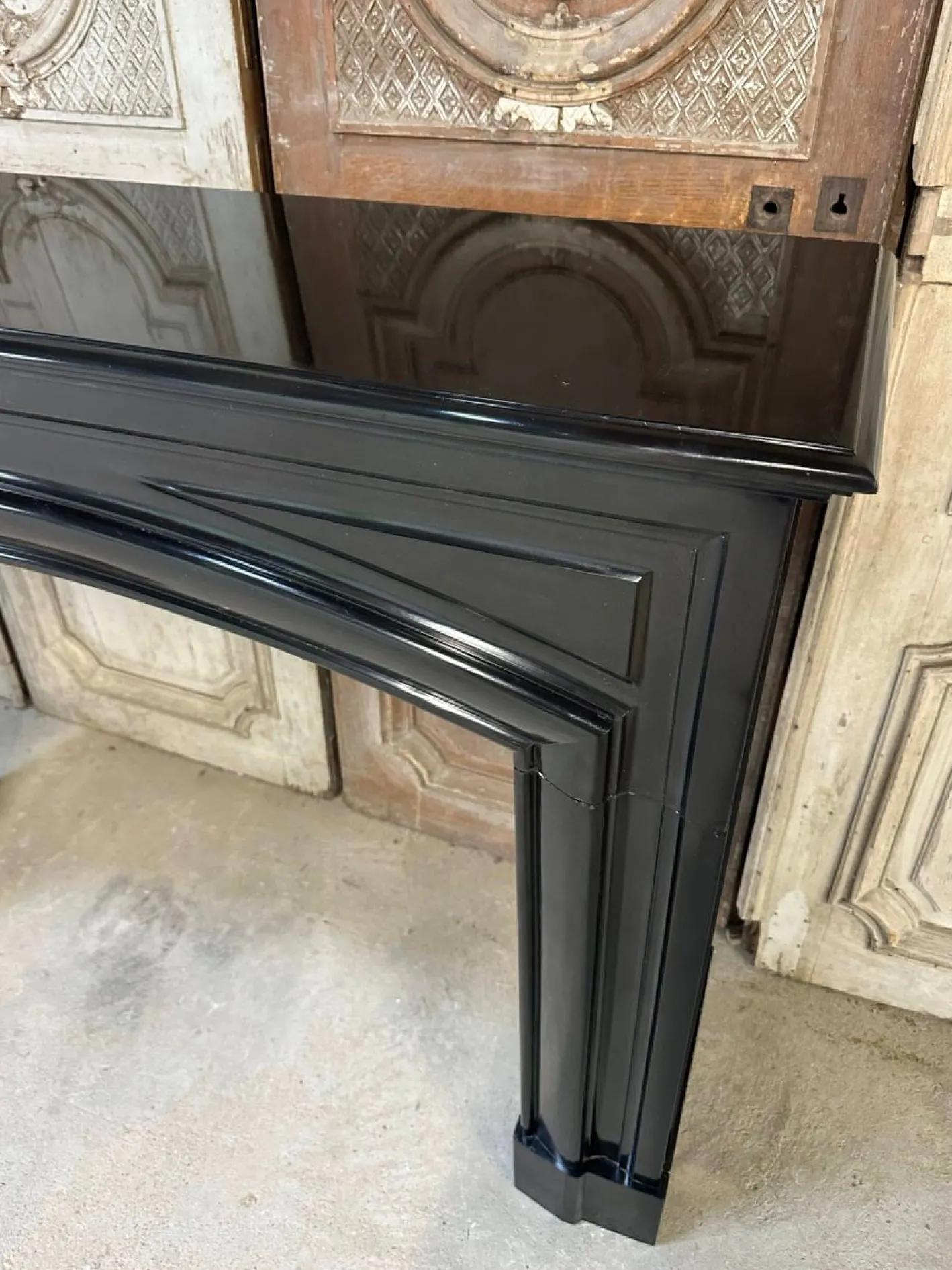 Französischer Louis XIV Kamin aus schwarzem Marmor, 1900er