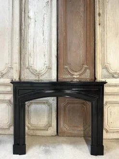 Französischer Louis XIV Kamin aus schwarzem Marmor, 1900er