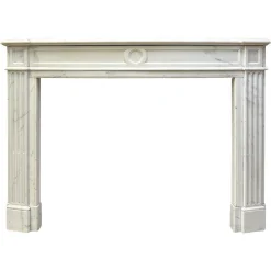 Französischer Louis XVI Kaminsims aus weißem Marmor, 1880er