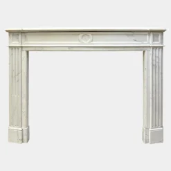 Französischer Louis XVI Kaminsims aus weißem Marmor, 1880er