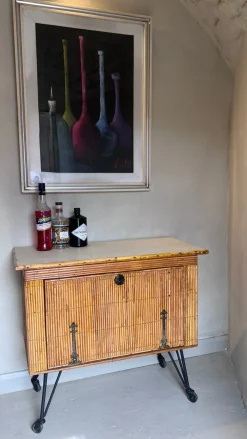 Französischer Mid-Century Getränkeschrank aus Bambus mit Beinen aus Gusseisen, 1950er