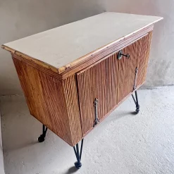 Französischer Mid-Century Getränkeschrank aus Bambus mit Beinen aus Gusseisen, 1950er