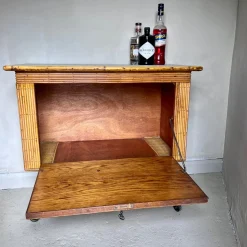 Französischer Mid-Century Getränkeschrank aus Bambus mit Beinen aus Gusseisen, 1950er