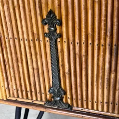Französischer Mid-Century Getränkeschrank aus Bambus mit Beinen aus Gusseisen, 1950er