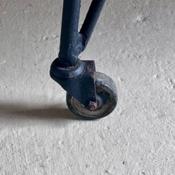 Französischer Mid-Century Getränkeschrank aus Bambus mit Beinen aus Gusseisen, 1950er