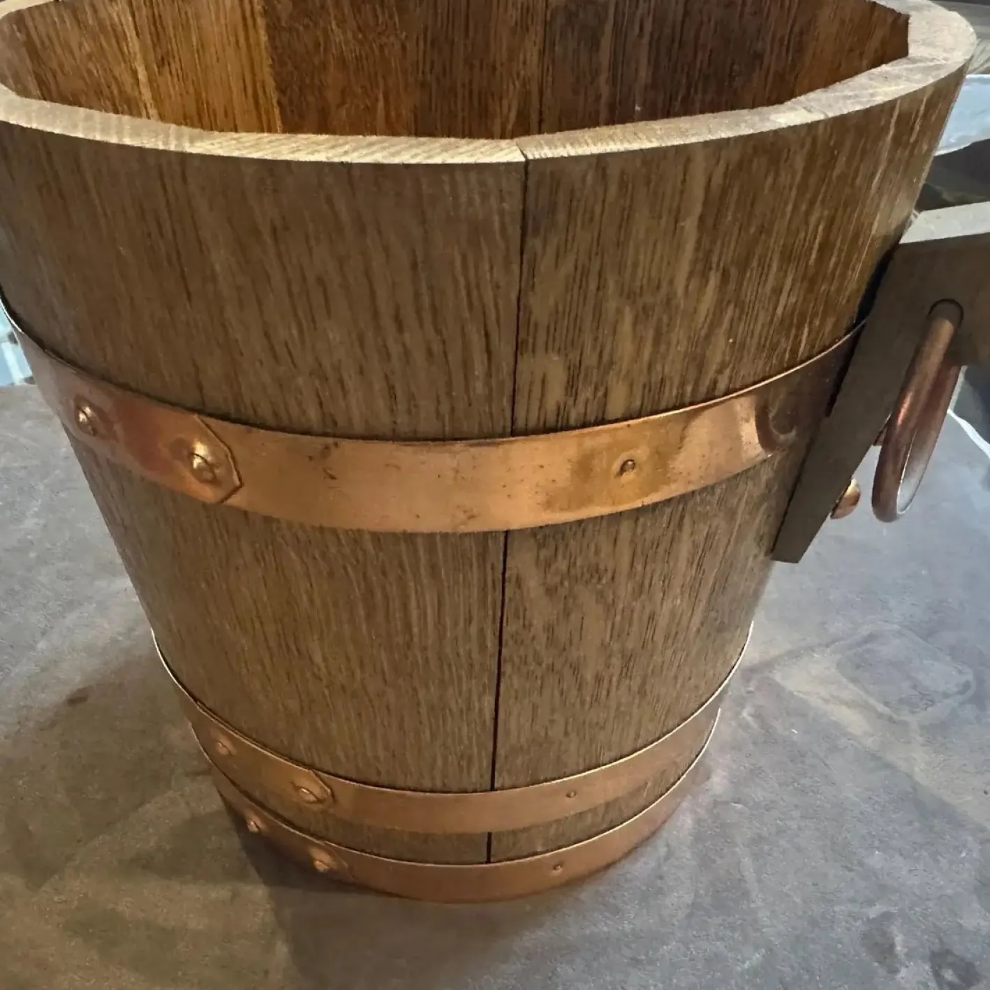 Französischer Mid-Century Weinkühler aus Eiche & Kupfer, 1960er