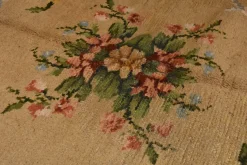 Französischer Savonerie Teppich mit braunen und floralen Motiven, 1920er