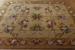Französischer Savonerie Teppich mit braunen und floralen Motiven, 1920er