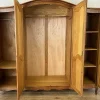 Französischer Vintage Louis XVI Armoire aus geschnitzter Eiche mit 4 Türen