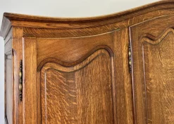 Französischer Vintage Louis XVI Armoire aus geschnitzter Eiche mit 4 Türen