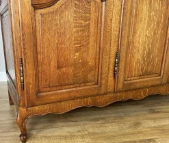 Französischer Vintage Louis XVI Armoire aus geschnitzter Eiche mit 4 Türen