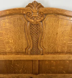 Französischer Vintage Louis XVI Bettrahmen aus Eiche mit geschnitztem Kopfteil