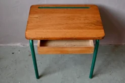 Französischer Vintage Schreibtisch für Kinder, 1950er