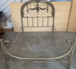 Französisches Belle Époque Doppelbett aus Bronze, Eisen, Messing & Glas, 19. Jh.