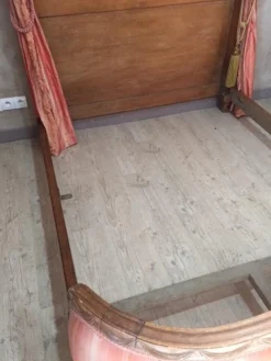 Französisches Bett im Louis XVI Stil aus Nussholz, 1890er