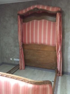 Französisches Bett im Louis XVI Stil aus Nussholz, 1890er