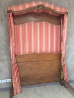 Französisches Bett im Louis XVI Stil aus Nussholz, 1890er