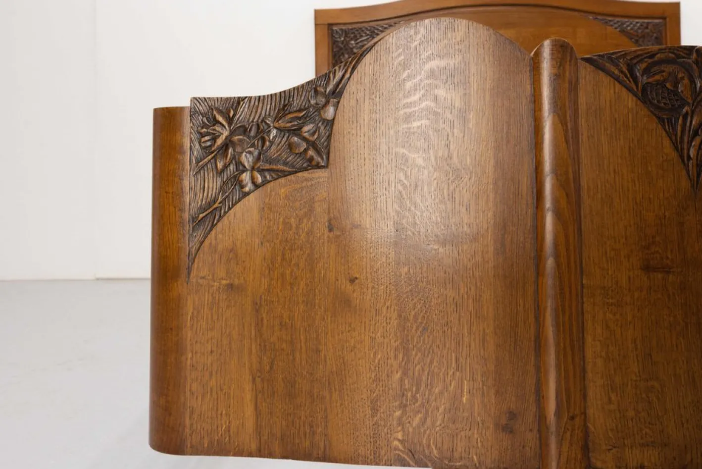 Französisches Mid-Century Bett aus Eiche, 1960er