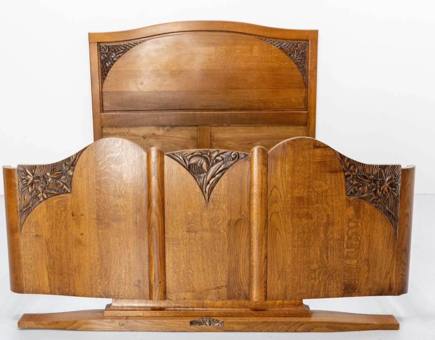 Französisches Mid-Century Bett aus Eiche, 1960er