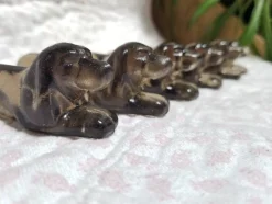Französische Vintage Dackel Messerablagen aus Taupe Glas, 1950er, 12er Set