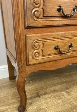 Französische Vintage Louis Kommode mit 3 Schubladen aus Eiche