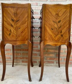 Französische Vintage Nachttische mit Intarsien und Bronze, 1920, 2er Set