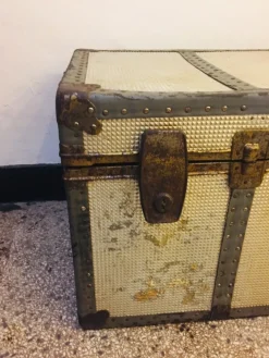 Französische Vintage Truhe
