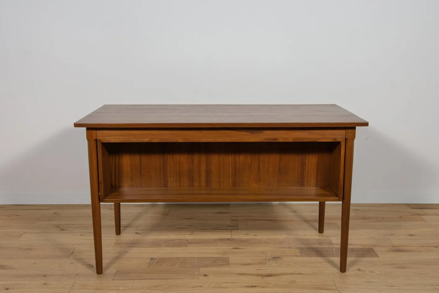 Freistehender Mid-Century Schreibtisch aus Teak, Dänemark, 1960er