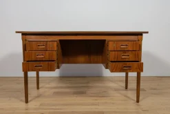 Freistehender Mid-Century Schreibtisch aus Teak, Dänemark, 1960er