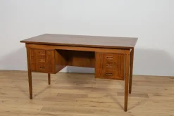 Freistehender Mid-Century Schreibtisch aus Teak, Dänemark, 1960er