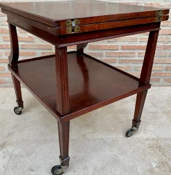 Früher 20. Jh. Servierwagen aus Kirschholz mit herausnehmbarem Tablett, 1940er
