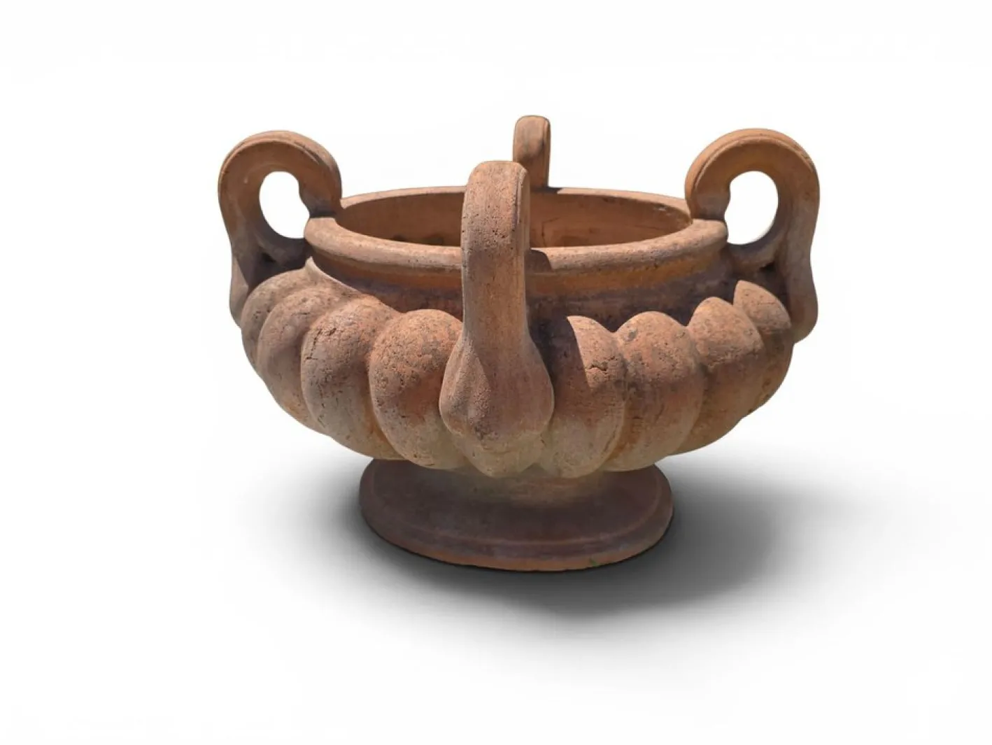 Gelappter italienischer Krater aus Terrakotta mit Griffen, 1950