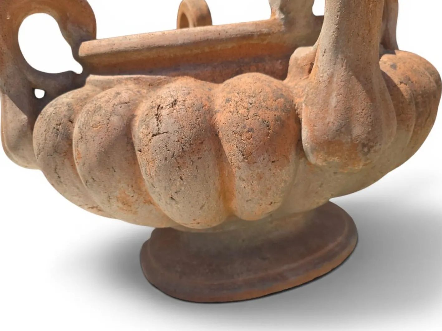 Gelappter italienischer Krater aus Terrakotta mit Griffen, 1950