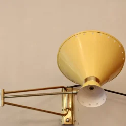 Gelbe Diabolo Wandlampe mit Gelenk von Rene Mathieu für Lunel, 1950er