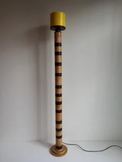 Gelbe Dorica Stehlampe von Pietro Meccani für Meccani Design