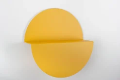 Gelbes Half Moon Regal von Anna Mercurio für Formae