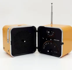 Gelbes Modell TS 502 Radio von Brionvega
