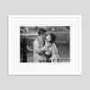 George Peppard und Audrey Hepburn Archival Pigment Print Gerahmte in Weiß