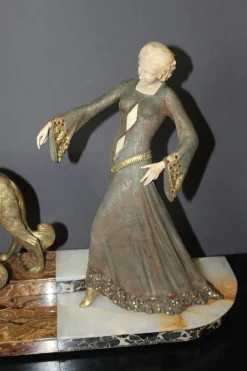 Georges Gori, Frau mit Windhunden, 1925, Faux Chryséléphantine