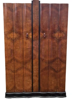 Geriffelter Art Deco Kleiderschrank, 1930