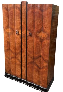 Geriffelter Art Deco Kleiderschrank, 1930