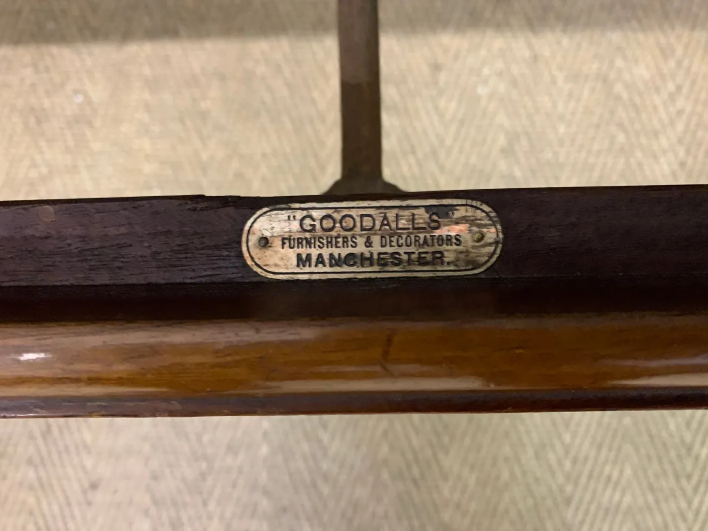 Geschnitztes Mahagoni Sofa im Chippendale Stil, 1900