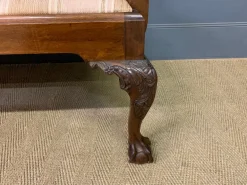 Geschnitztes Mahagoni Sofa im Chippendale Stil, 1900
