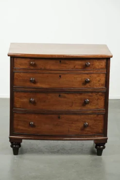 Geschwungene antike englische Kommode, 1800er