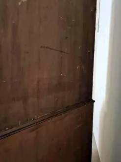 Geschwungener Louis XV Schrank mit Sekretär aus Nussholz & Intarsien