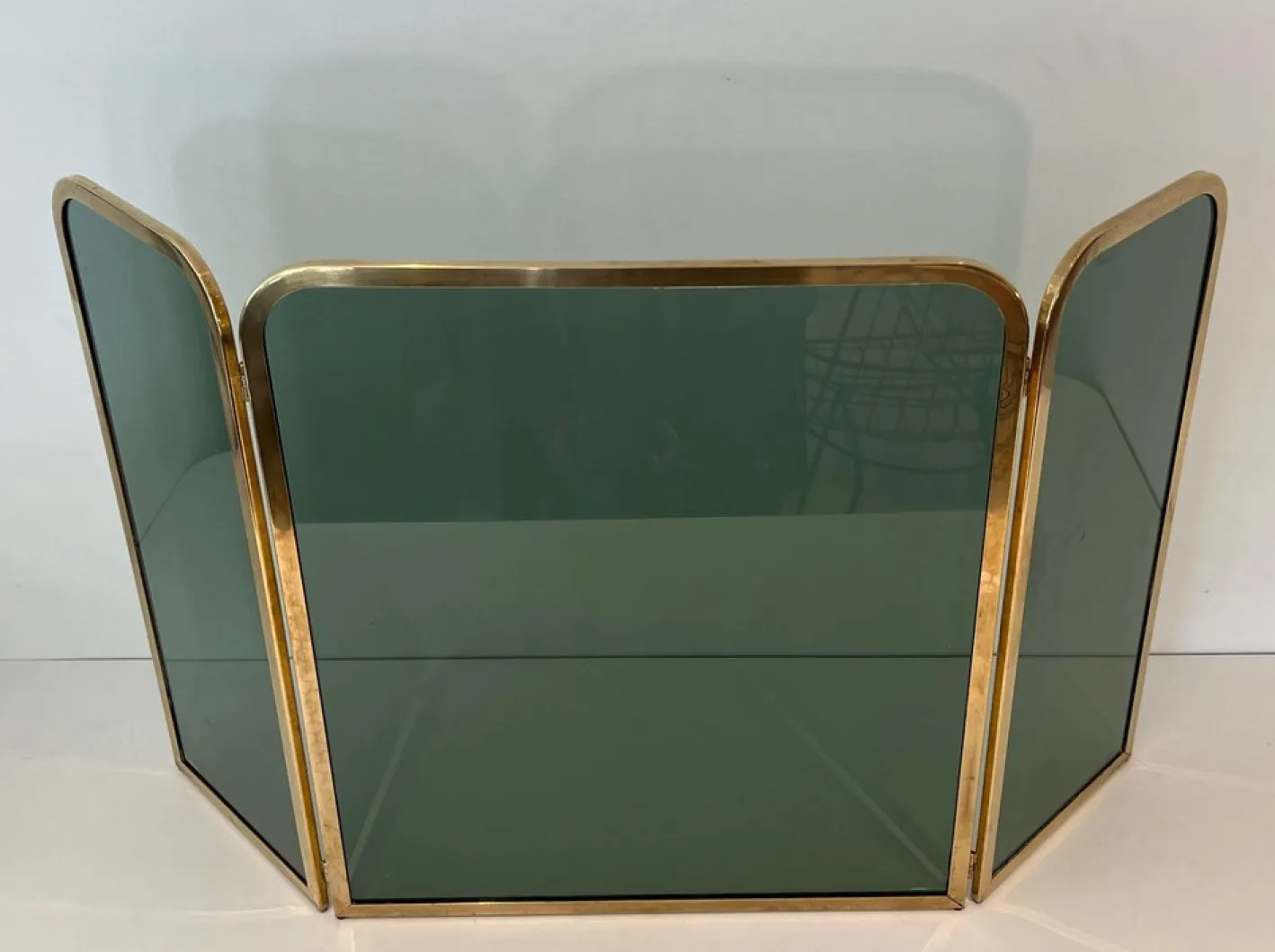 Glasfront mit Messingrahmen, 1970er